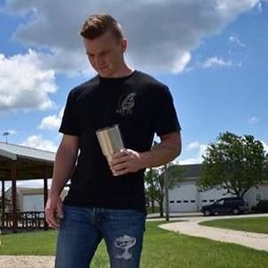 Meet your Posher, Casey